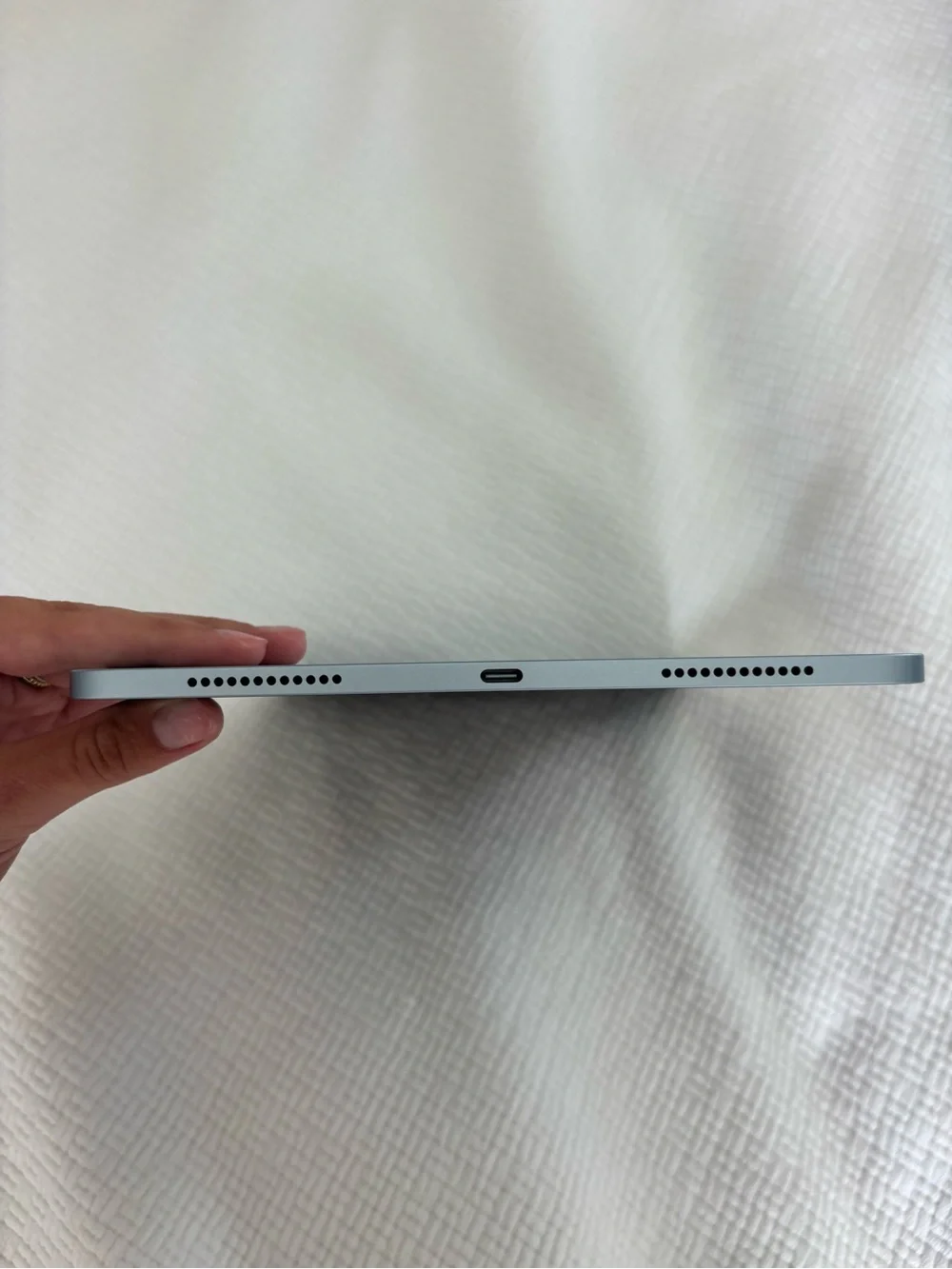 11” iPad Air 512GB Wi-Fi + Magic Keyboard – Like New